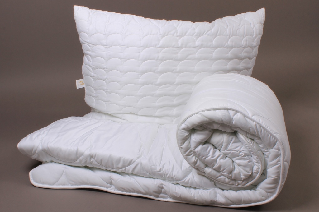 Celebrity přikrývka thermo a polštář 